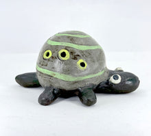 Load image into Gallery viewer, Turtle Ocarina 1