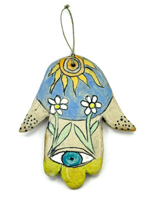 Clay Hamsa with Flower 1 (2 Daisies)