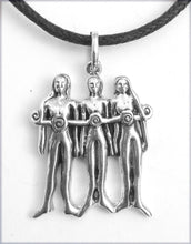 Load image into Gallery viewer, Sliding knotted cord adjusts in length from 14 to 24 inches